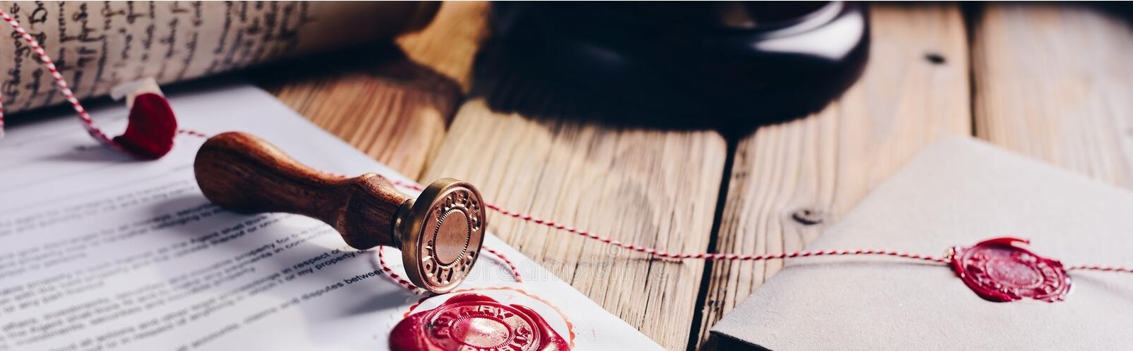 Notary seal with red wax on a document – symbol of company formation and legal certification in Turkey | Falke Law Tax