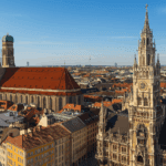 Türkischer Anwalt in München – Deutschsprachige Kanzlei | Falke Law Tax München Skyline bei Sonnenuntergang – Symbol für deutsch-türkische Rechtsberatung und rechtliche Brücke zwischen Deutschland und der Türkei | Falke Law Tax